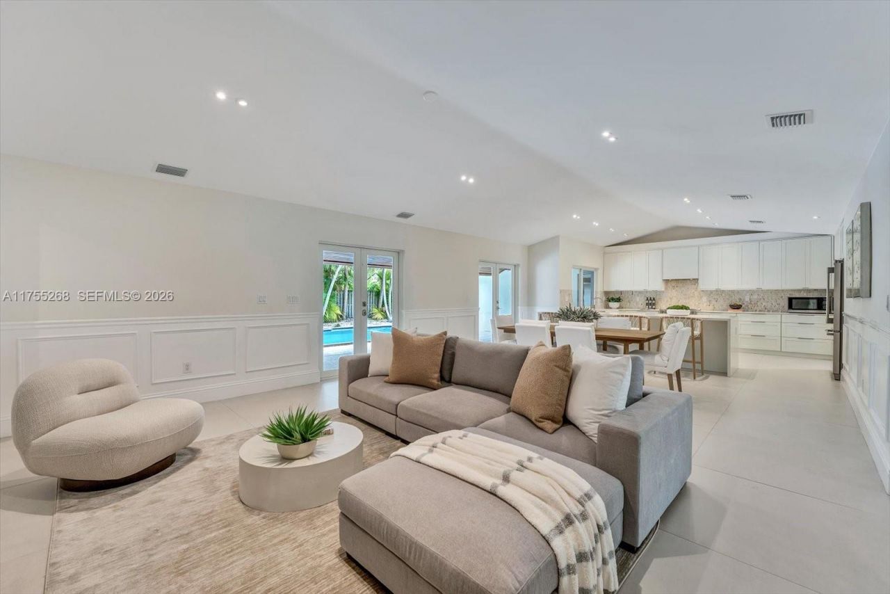 8513 SW 169 Ter, Palmetto Bay, FL 33157 Photo