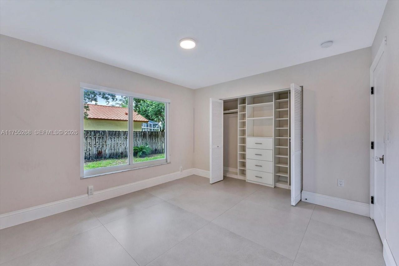 8513 SW 169 Ter, Palmetto Bay, FL 33157 Photo
