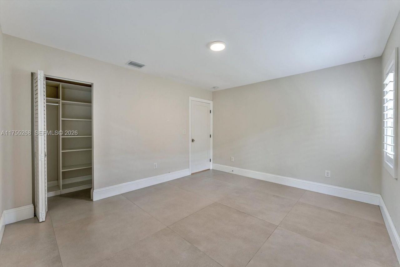 8513 SW 169 Ter, Palmetto Bay, FL 33157 Photo