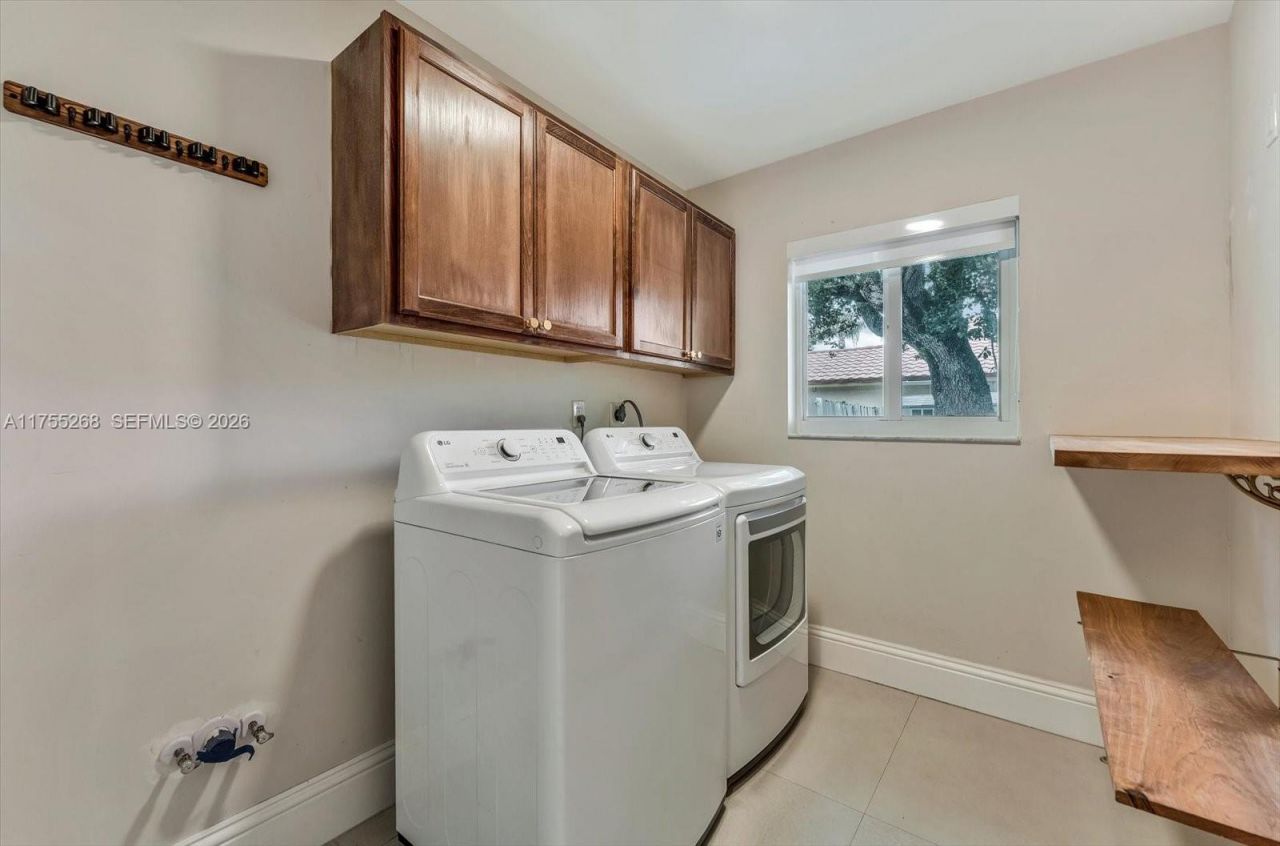 8513 SW 169 Ter, Palmetto Bay, FL 33157 Photo