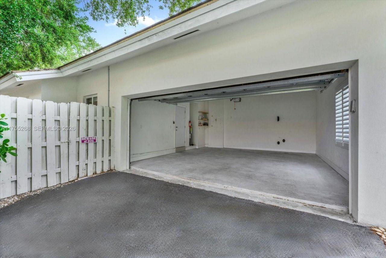 8513 SW 169 Ter, Palmetto Bay, FL 33157 Photo