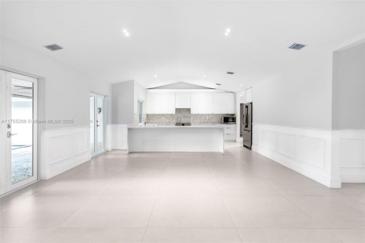 8513 SW 169 Ter, Palmetto Bay, FL 33157 Photo