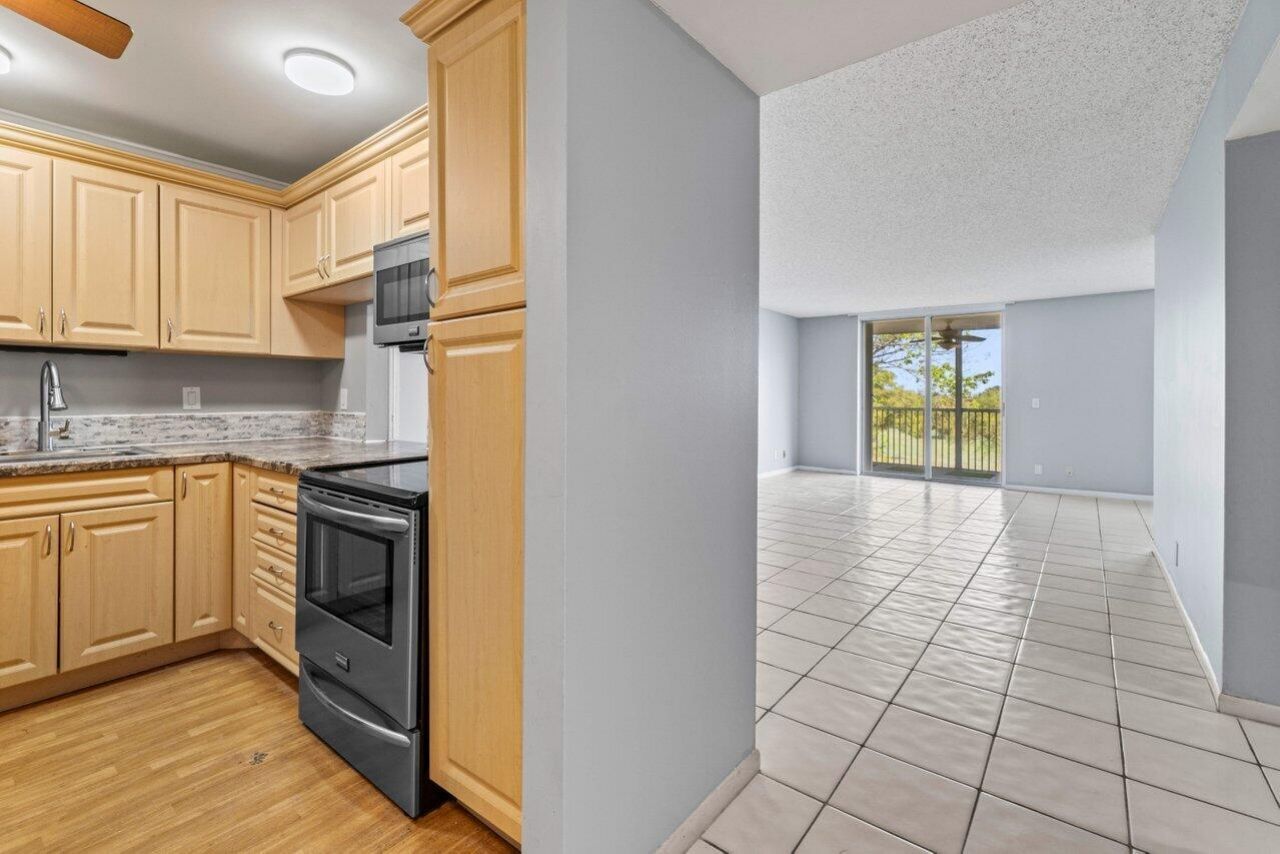 5700 NW 2nd Avenue, Unit 401, Boca Raton, FL 33487 Photo