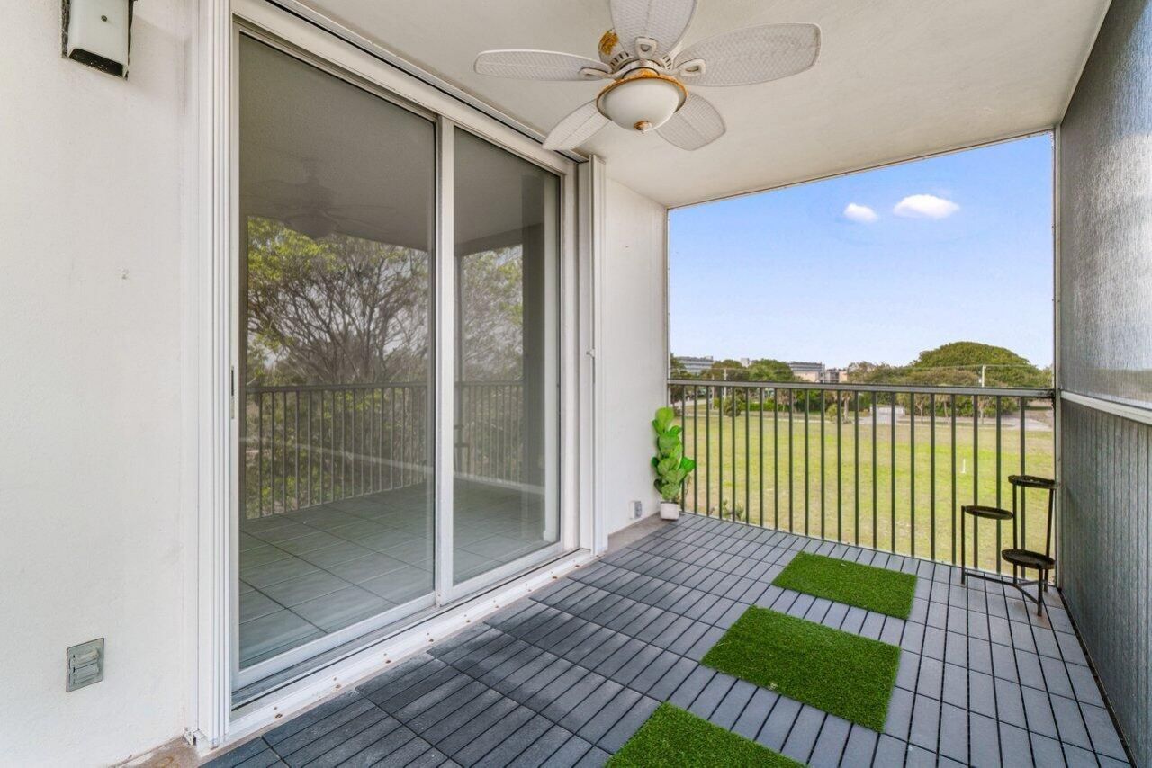 5700 NW 2nd Avenue, Unit 401, Boca Raton, FL 33487 Photo