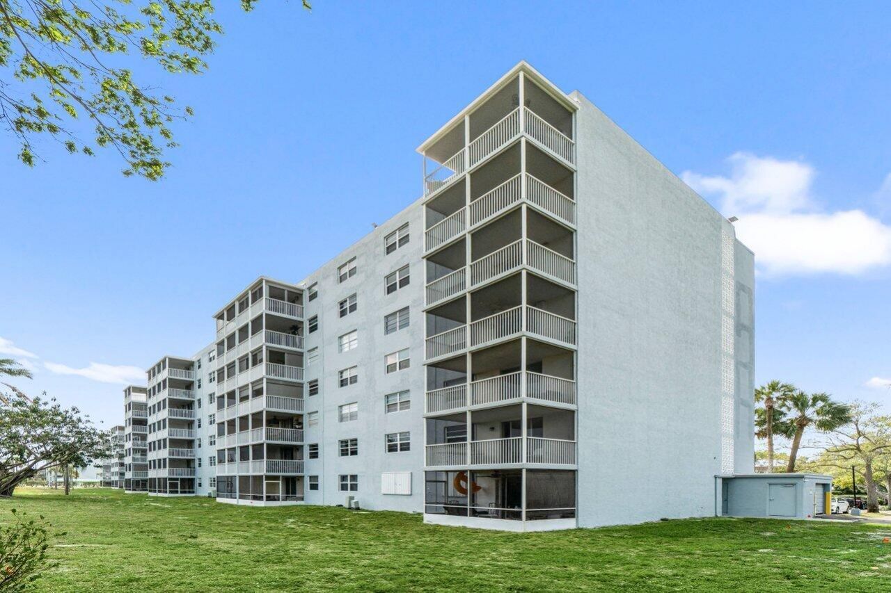 5700 NW 2nd Avenue, Unit 401, Boca Raton, FL 33487 Photo