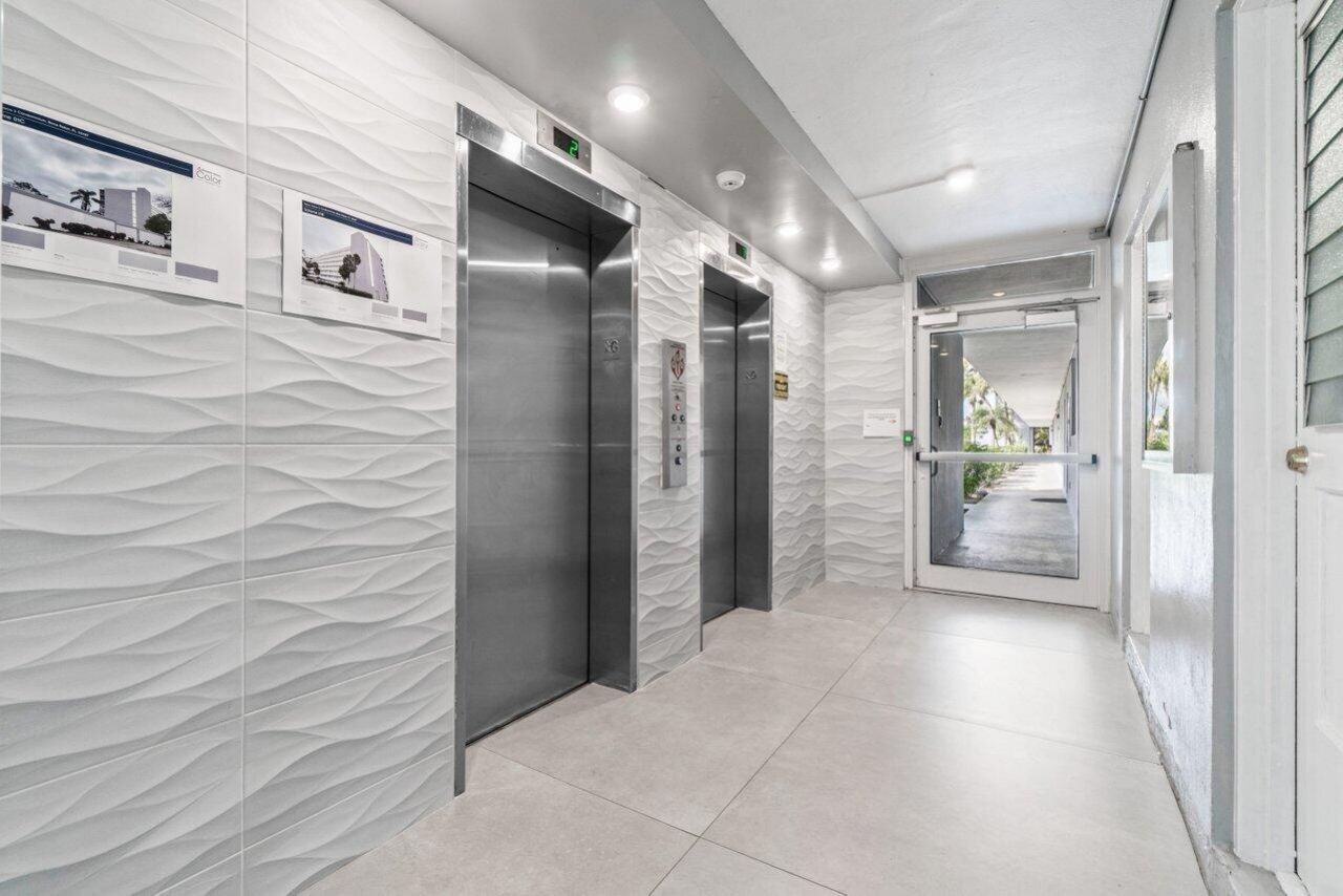 5700 NW 2nd Avenue, Unit 401, Boca Raton, FL 33487 Photo