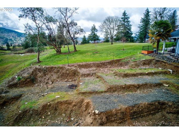 1716 SCARDI BLVD, Unit 174, Sutherlin, OR 97479