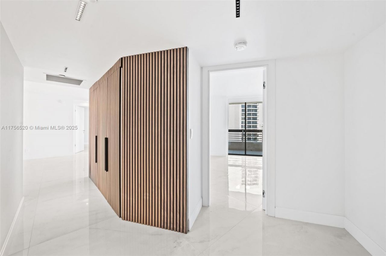 19195 NE 36th Ct, Unit 1803, Aventura, FL 33180 Photo