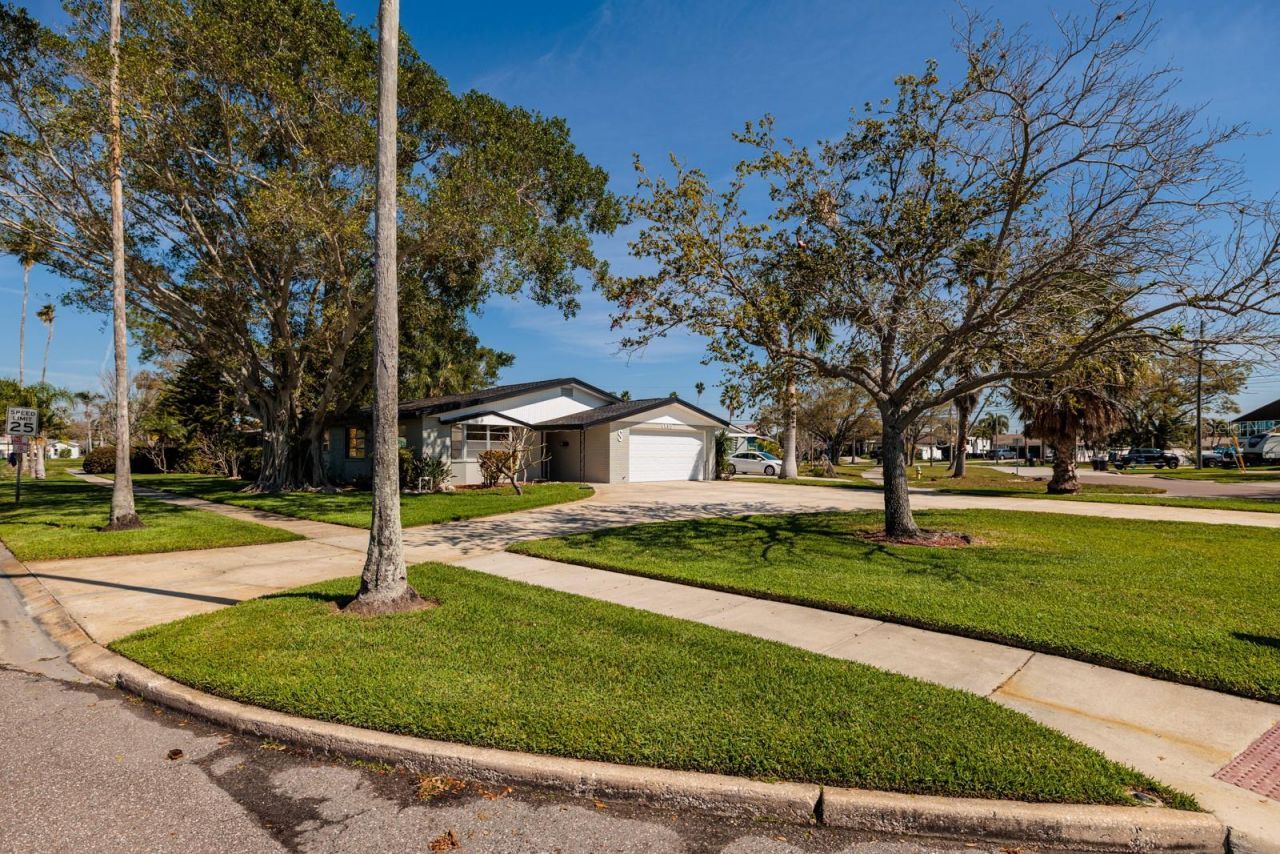 5500 Bayou Grande Boulevard Ne, Saint Petersburg, FL 33703 Photo