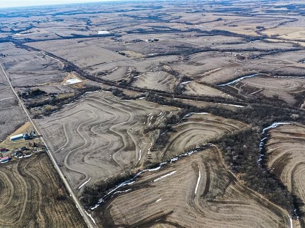 00000 Kingfisher Road, Hiawatha, KS 66434