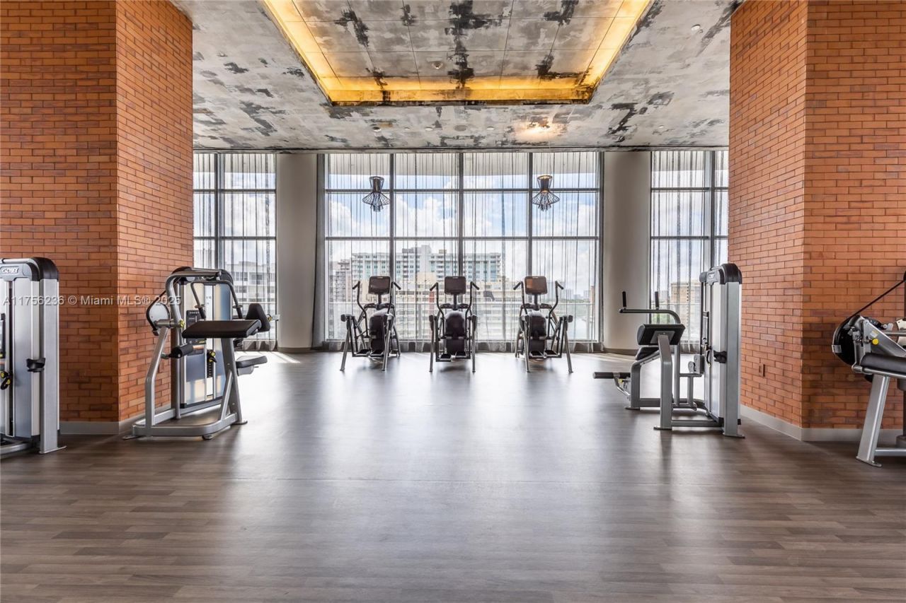 4010 S Ocean Dr, Unit R1609, Hollywood, FL 33019 Photo