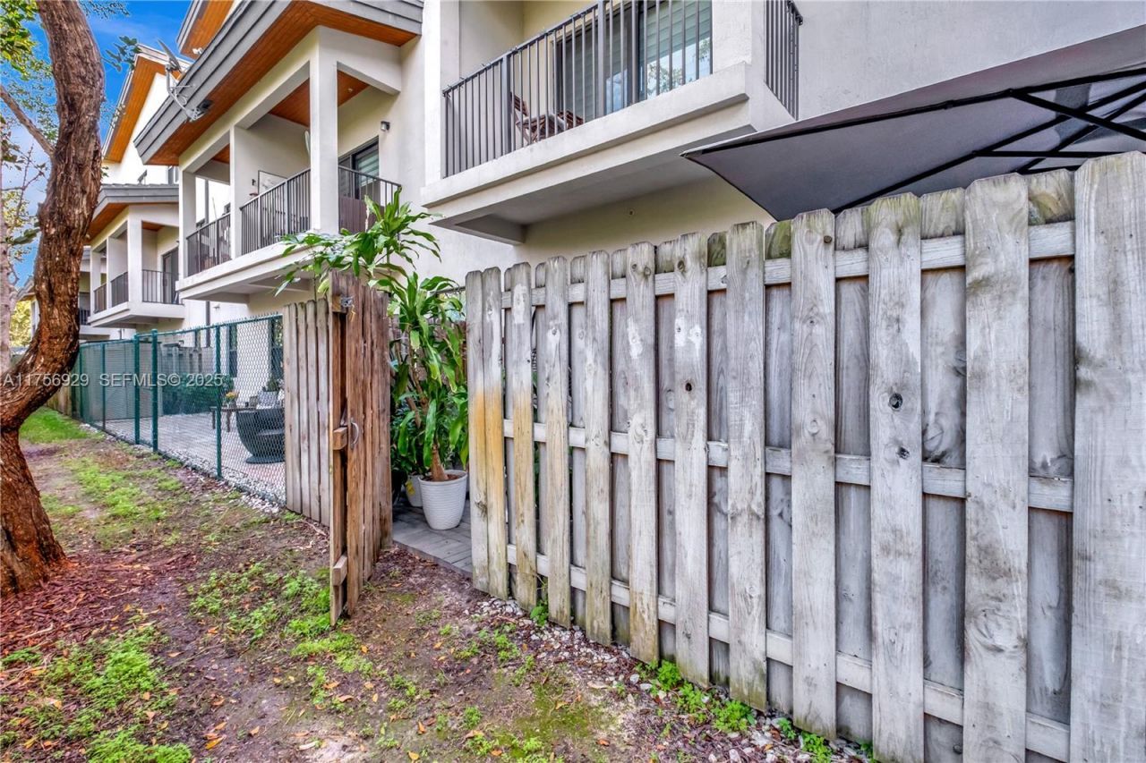 10473 NW 82nd St, Unit 3, Doral, FL 33178 Photo