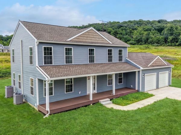 13 ESTATE Way W, Nescopeck, PA 18635