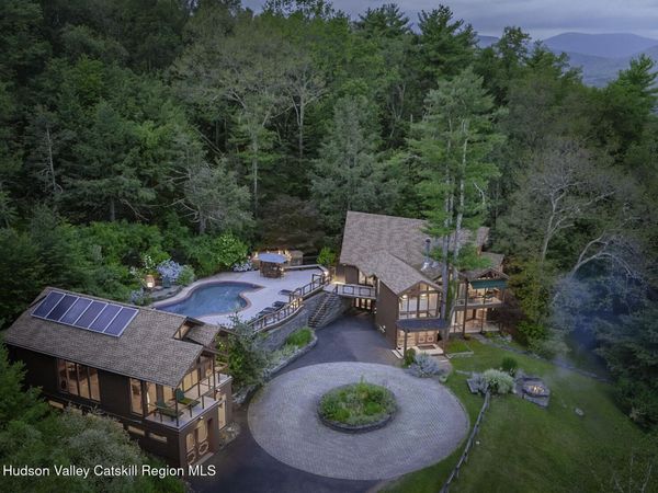 75 Hill 99, Woodstock, NY 12498