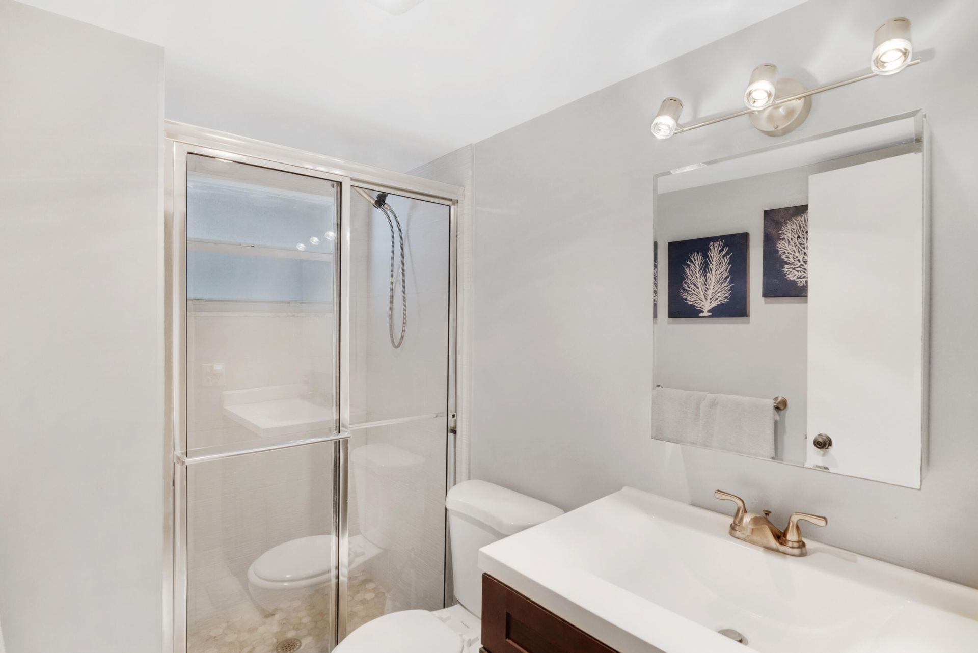 729 Lori Drive, Unit 404, Palm Springs, FL 33461 Photo