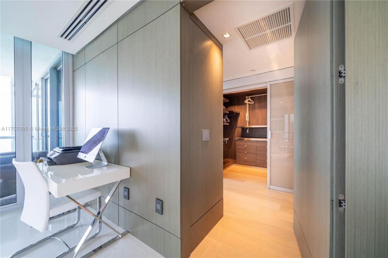 17121 Collins Ave, Unit 4208, Sunny Isles Beach, FL 33160 Photo