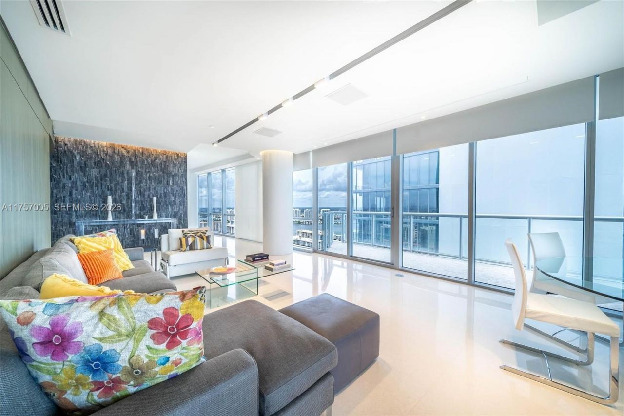 17121 Collins Ave, Unit 4208, Sunny Isles Beach, FL 33160 Photo