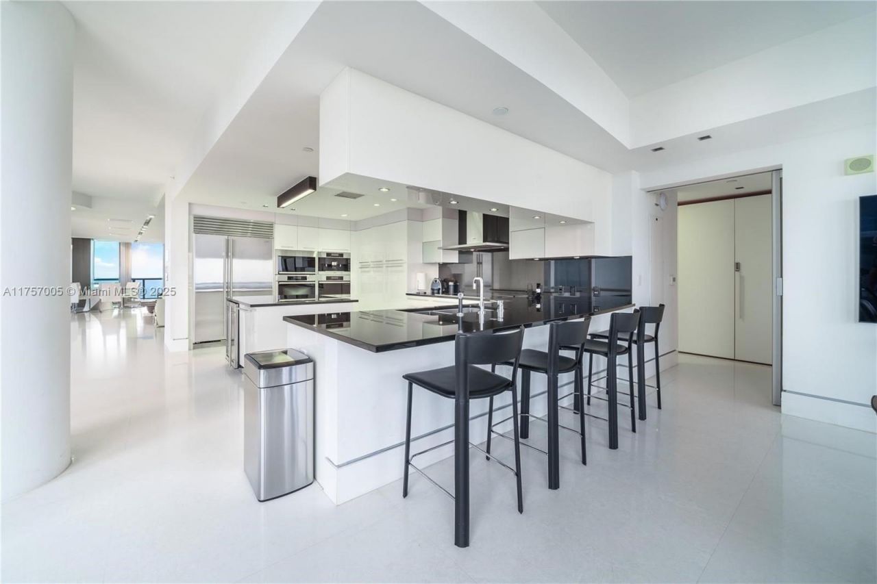 17121 Collins Ave, Unit 4208, Sunny Isles Beach, FL 33160 Photo