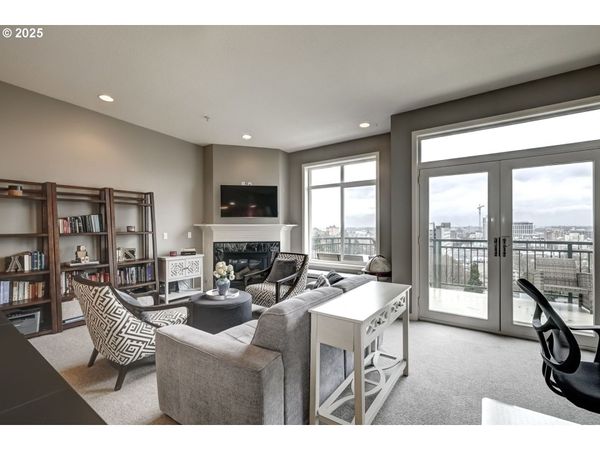 1815 SW 16TH AVE, Unit 402, Portland, OR 97201