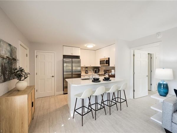 655 8th AVE S, Unit 3, NAPLES, FL 34102