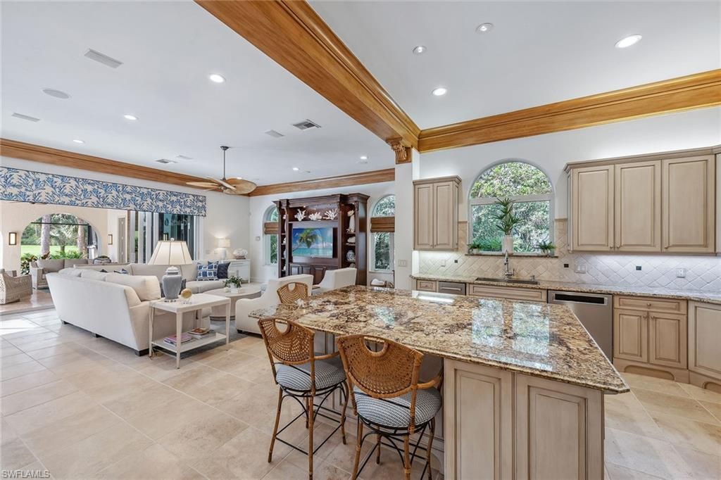 837 Barcarmil Way, Naples, FL 34110 Photo