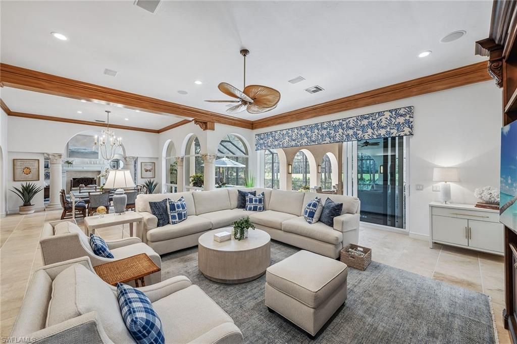 837 Barcarmil Way, Naples, FL 34110 Photo