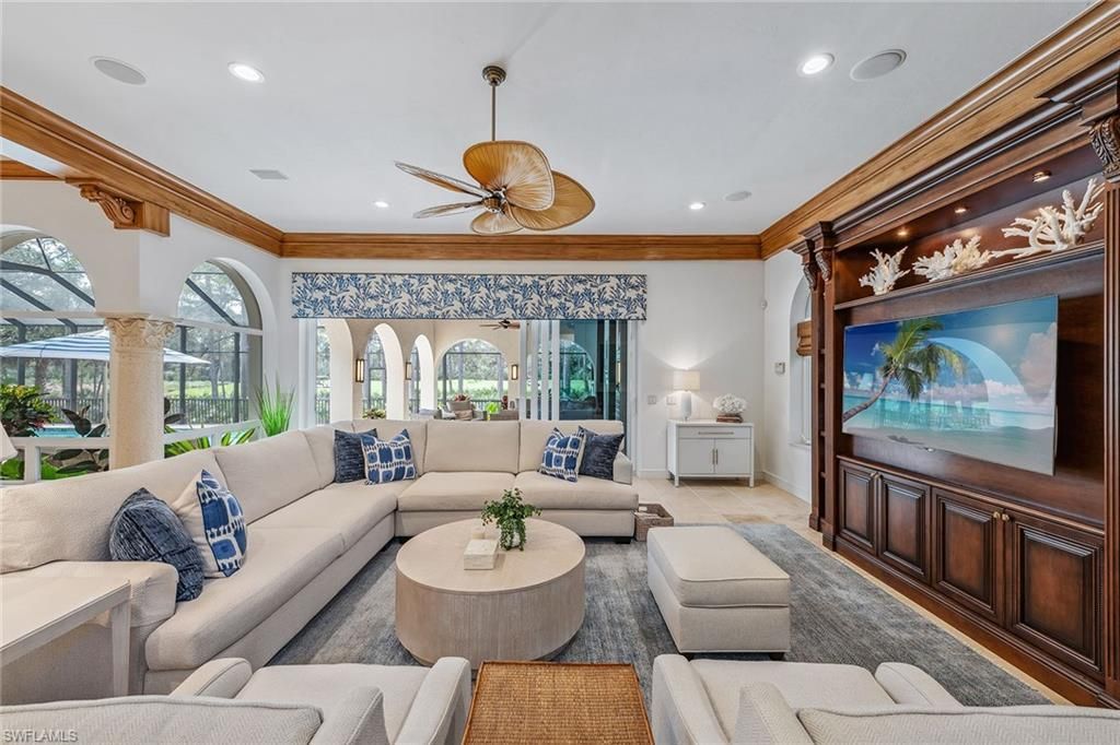 837 Barcarmil Way, Naples, FL 34110 Photo