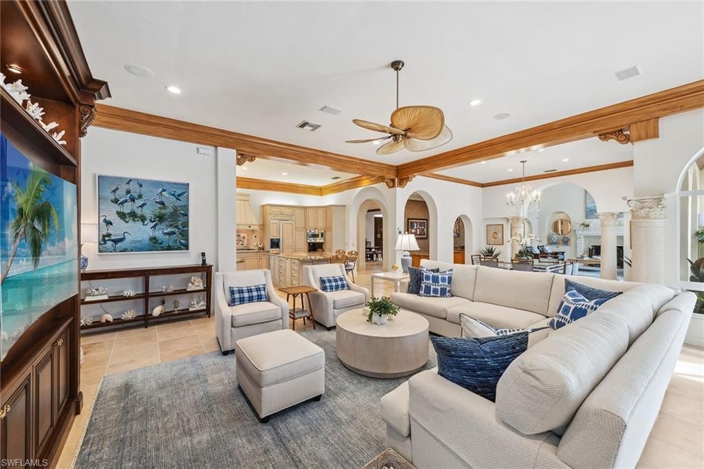 837 Barcarmil Way, Naples, FL 34110 Photo