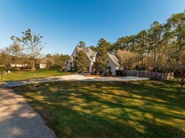 459 CAMDEN PARK Drive, Covington, LA 70435