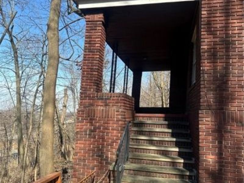 19201 Shawnee Road, Euclid, OH 44117 Photo 2