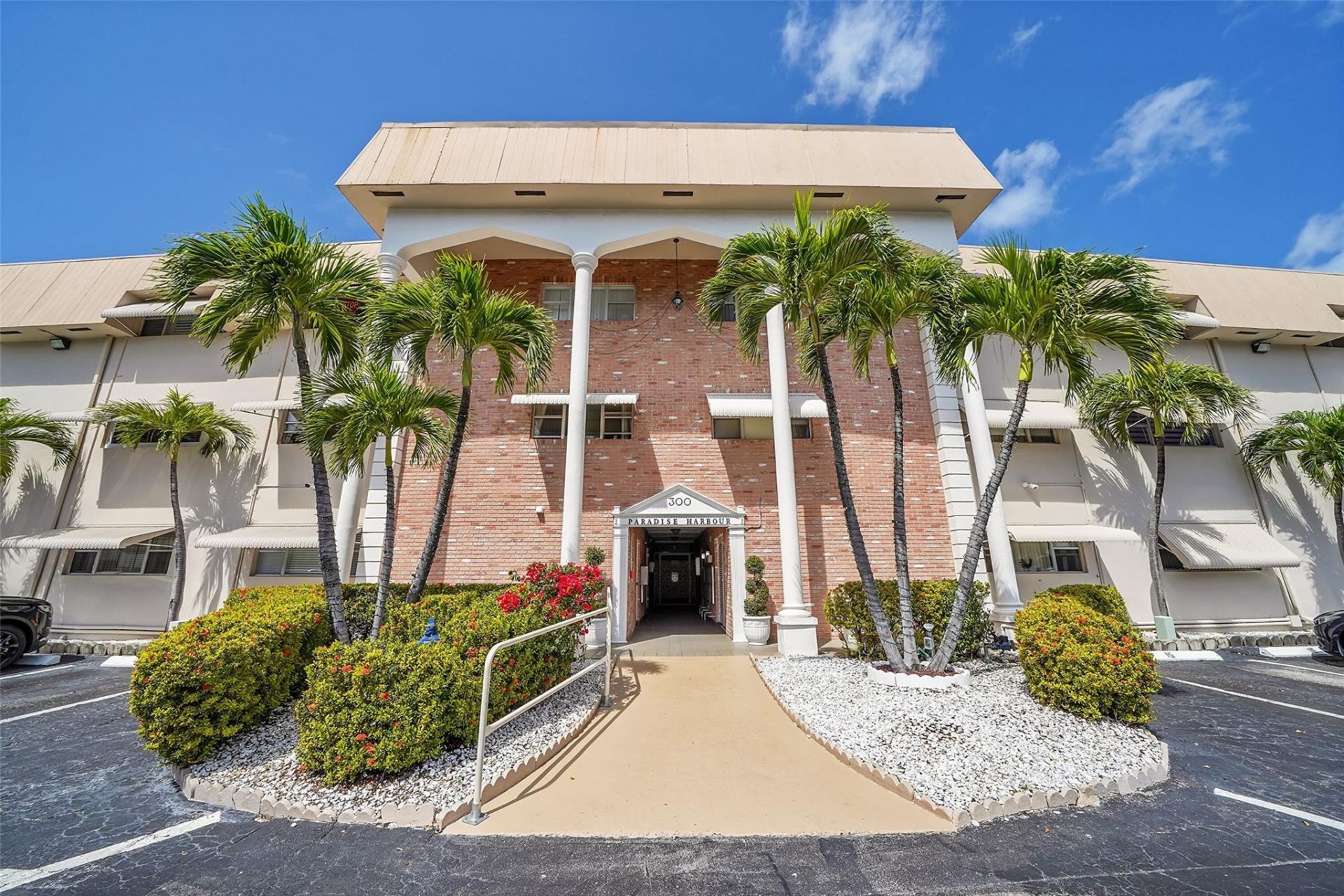 300 Golden Isles Drive, Unit 206, Hallandale Beach, FL 33009 Photo