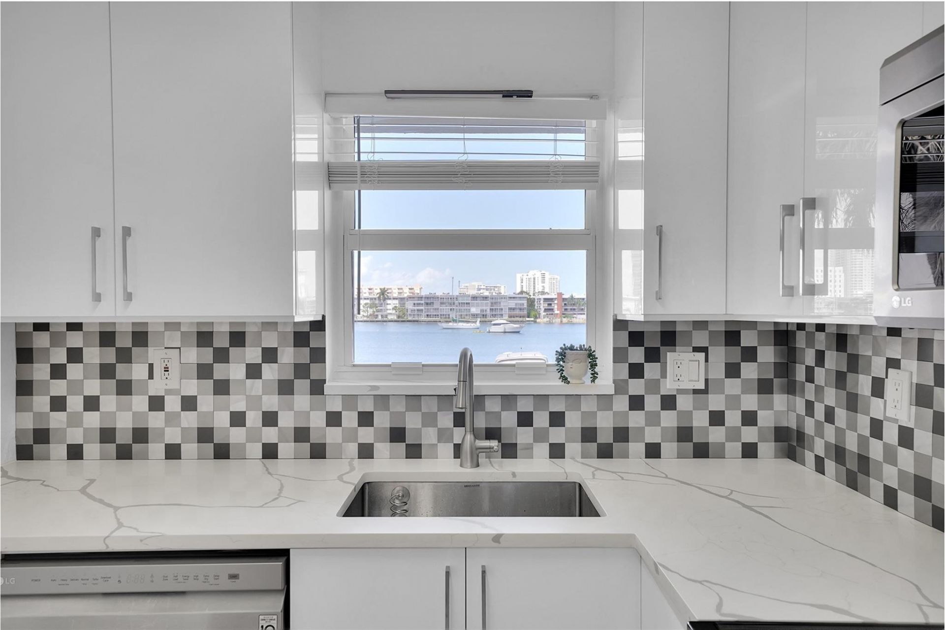 300 Golden Isles Drive, Unit 206, Hallandale Beach, FL 33009 Photo