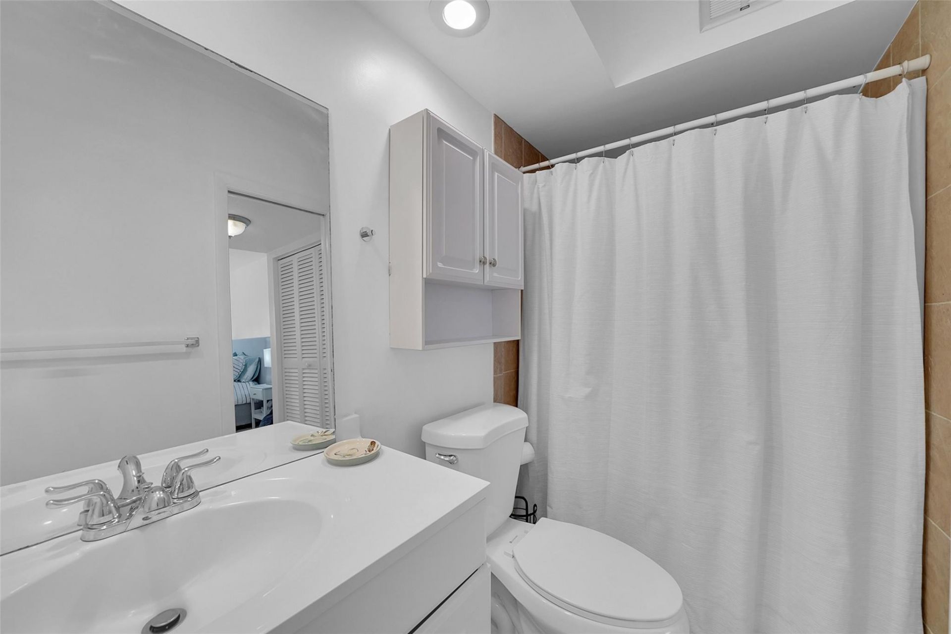 300 Golden Isles Drive, Unit 206, Hallandale Beach, FL 33009 Photo