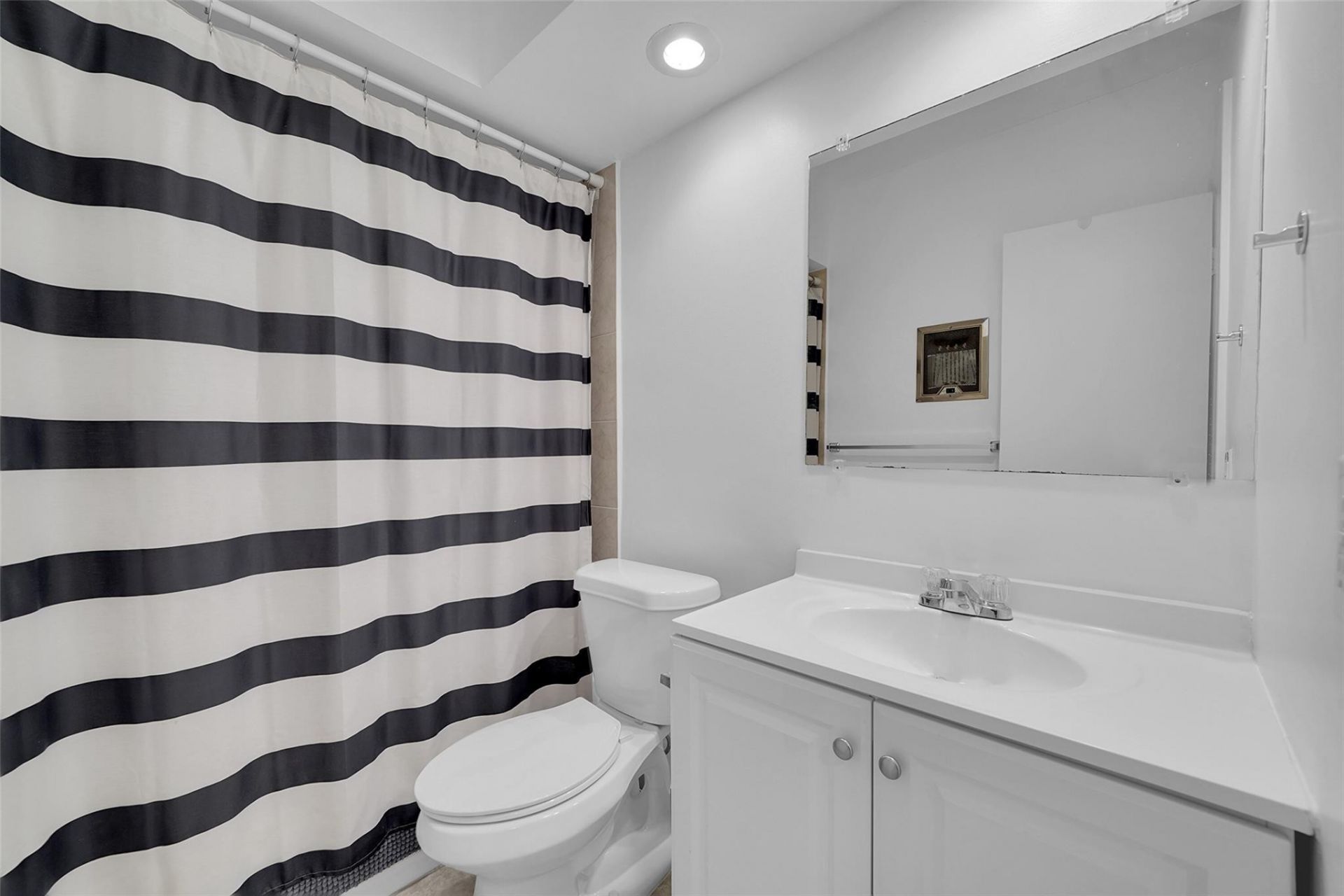 300 Golden Isles Drive, Unit 206, Hallandale Beach, FL 33009 Photo