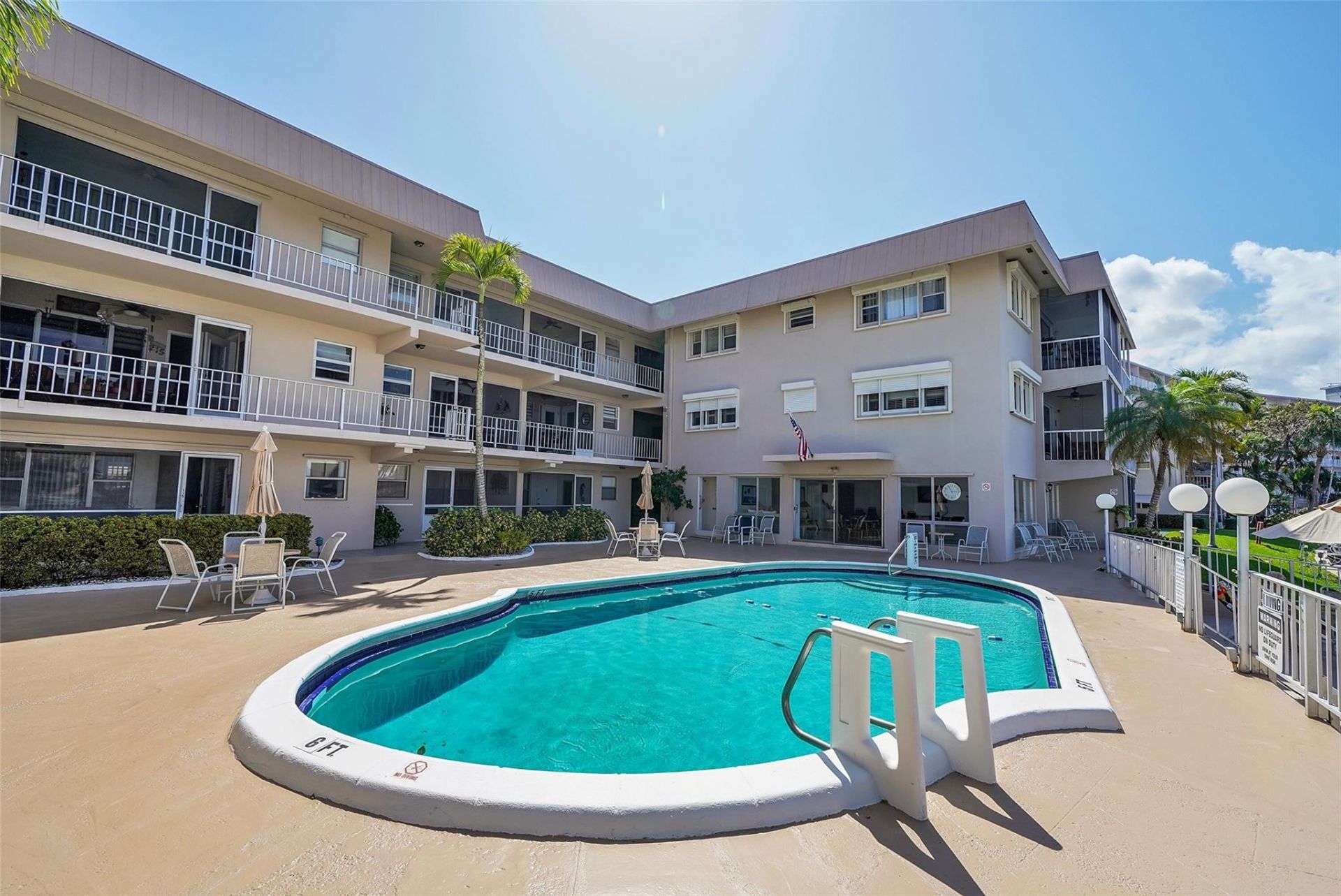 300 Golden Isles Drive, Unit 206, Hallandale Beach, FL 33009 Photo