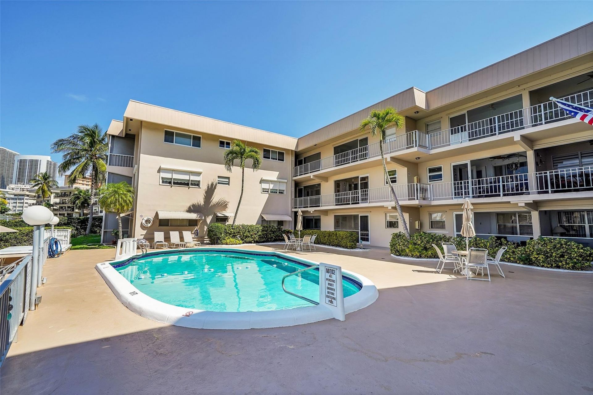 300 Golden Isles Drive, Unit 206, Hallandale Beach, FL 33009 Photo