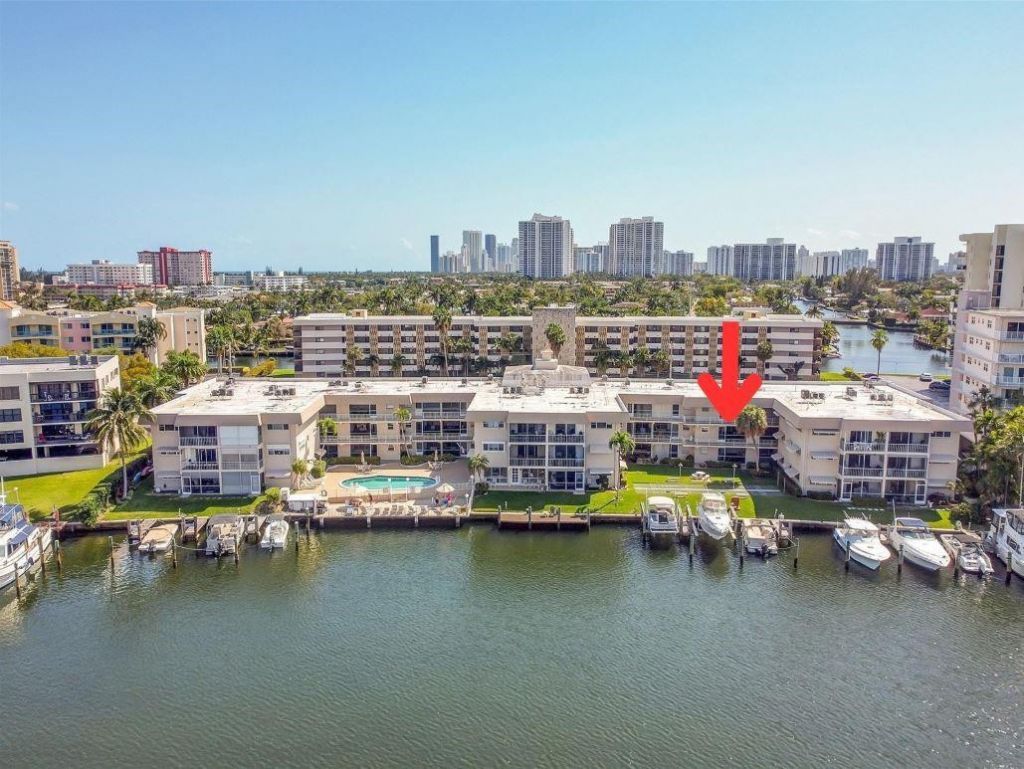 300 Golden Isles Drive, Unit 206, Hallandale Beach, FL 33009 Photo