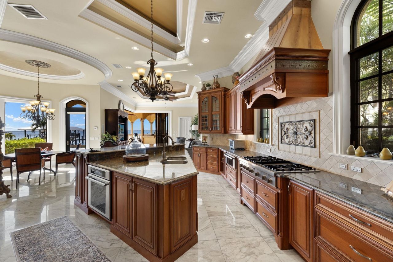 2704 Shriver Dr, Fort Myers, FL 33901 Photo