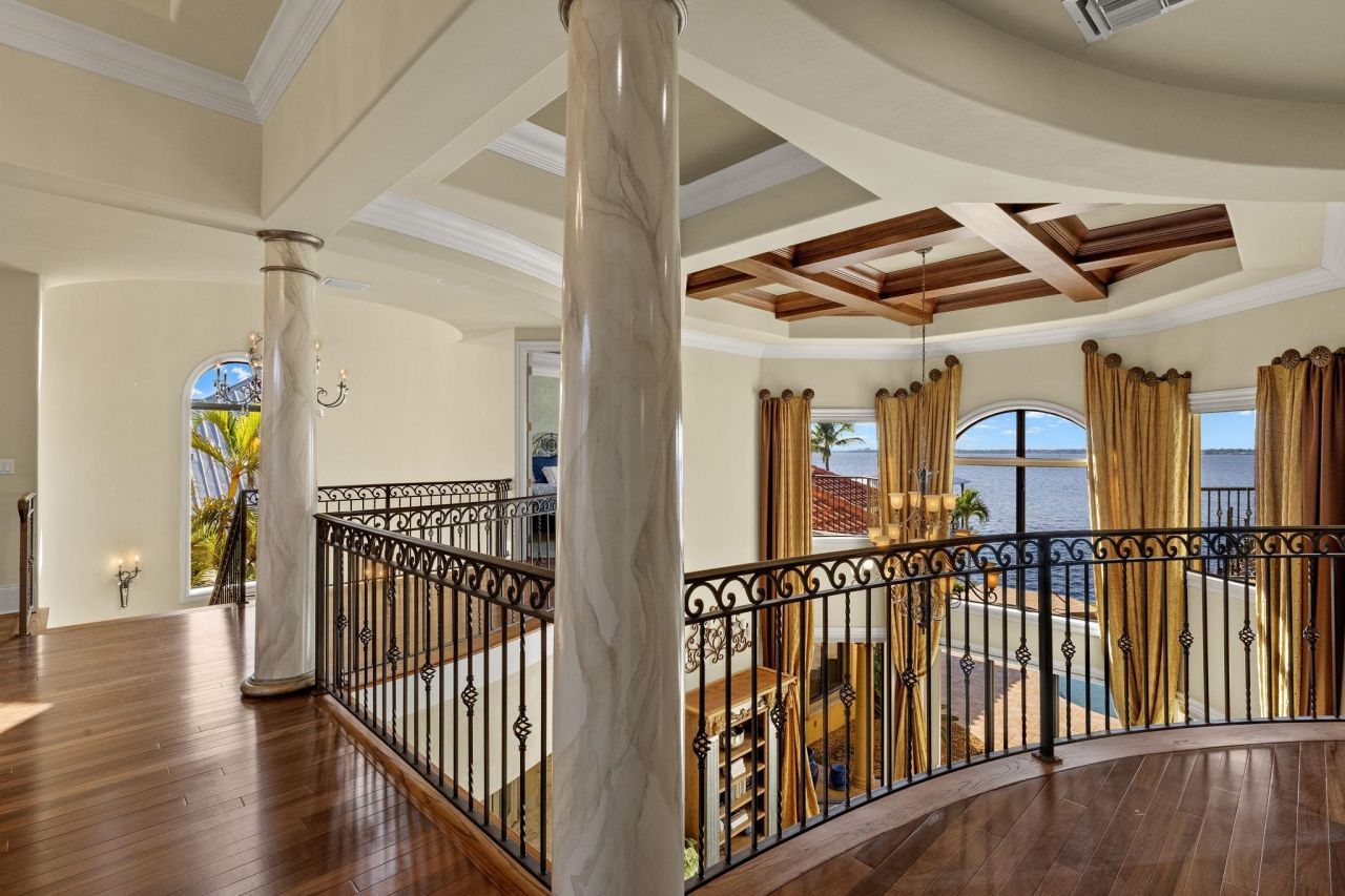 2704 Shriver Dr, Fort Myers, FL 33901 Photo