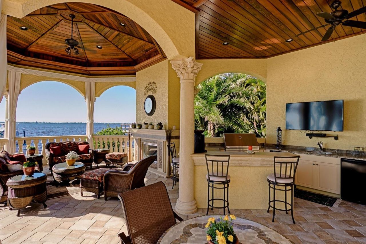 2704 Shriver Dr, Fort Myers, FL 33901 Photo