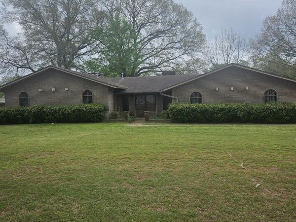 121 W Lee Street, Mineral Sprs., AR 71851