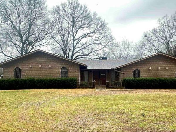 121 W Lee Street, Mineral Sprs., AR 71851