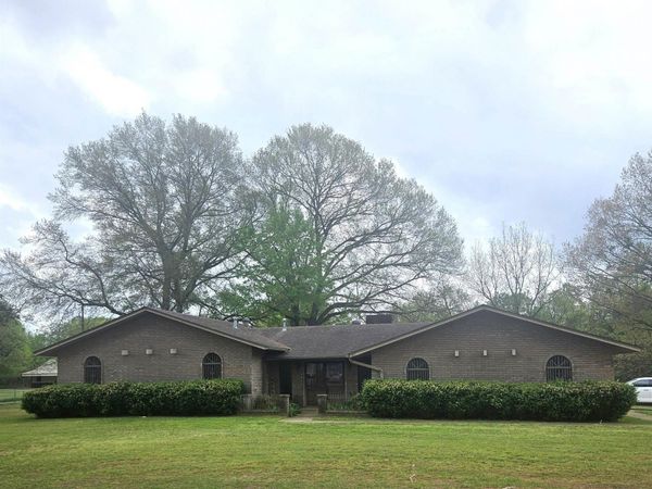 121 W Lee Street, Mineral Sprs., AR 71851