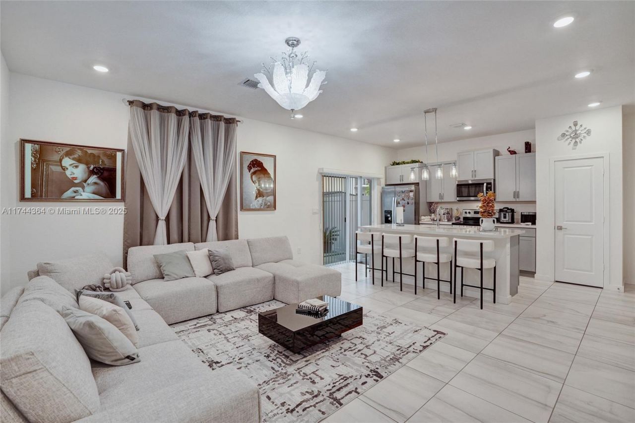 838 SE 17th St, Homestead, FL 33034 Photo