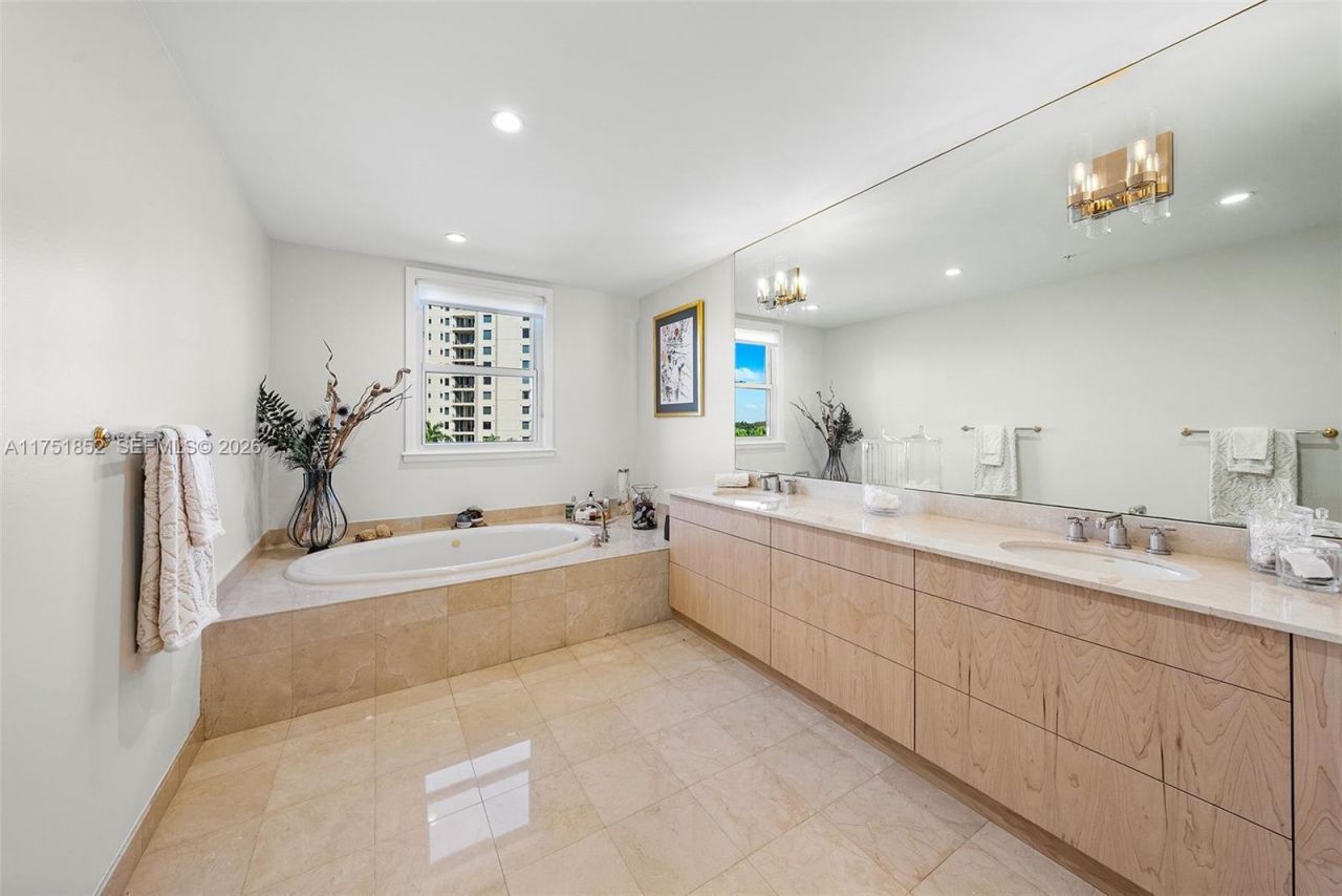 13633 Deering Bay Dr, Unit 256, Coral Gables, FL 33158 Photo