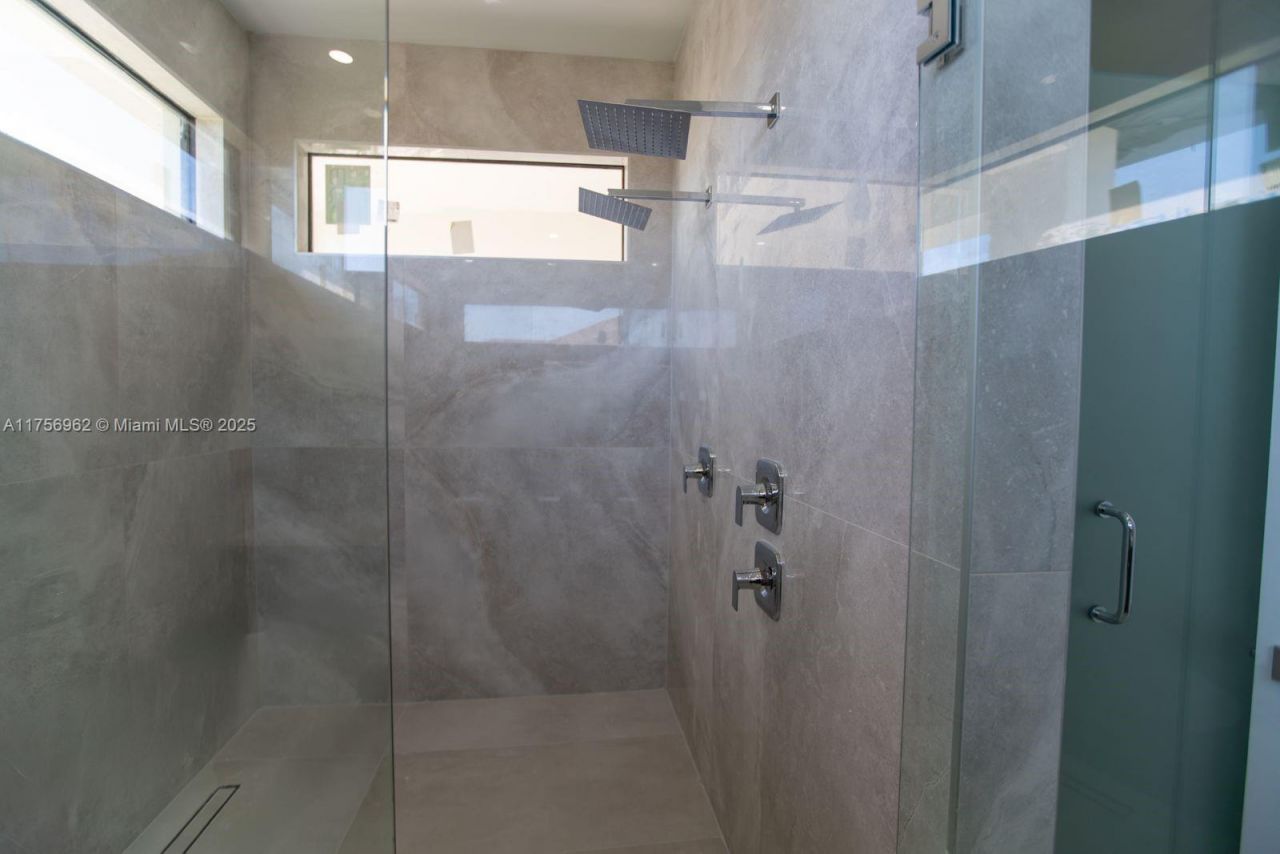 1817 NE 17th St, Cape Coral, FL 33909 Photo