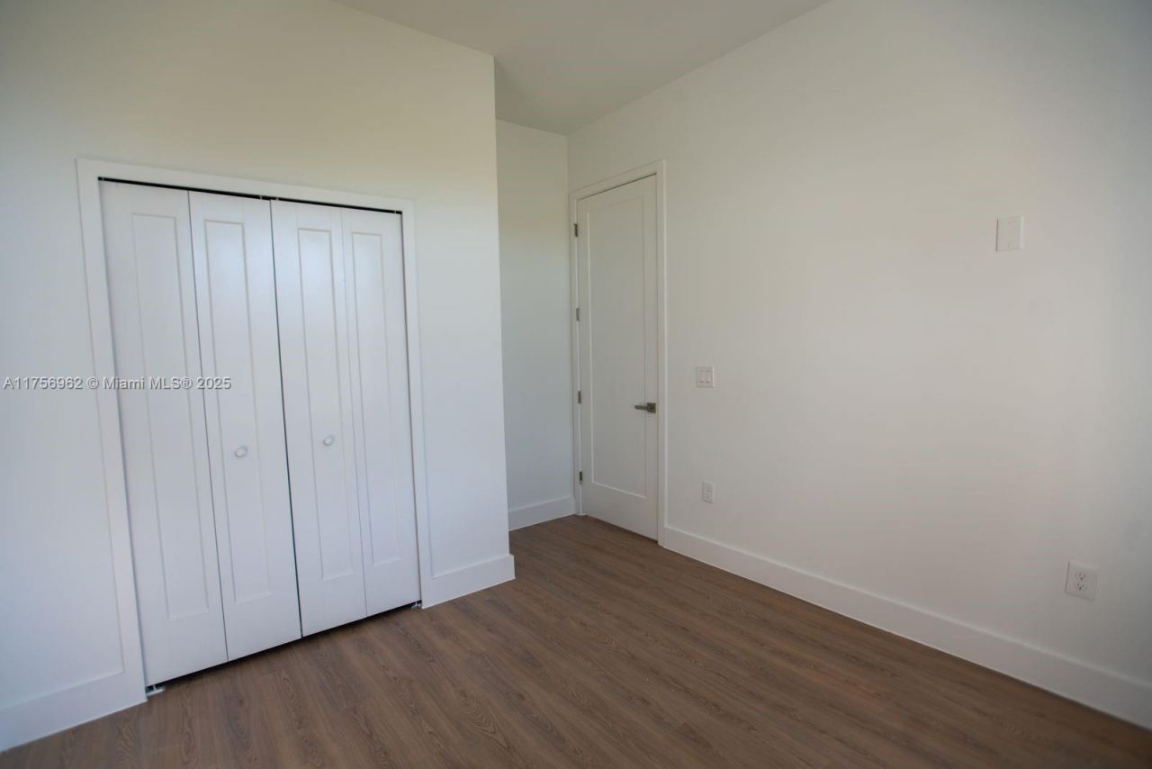 1817 NE 17th St, Cape Coral, FL 33909 Photo