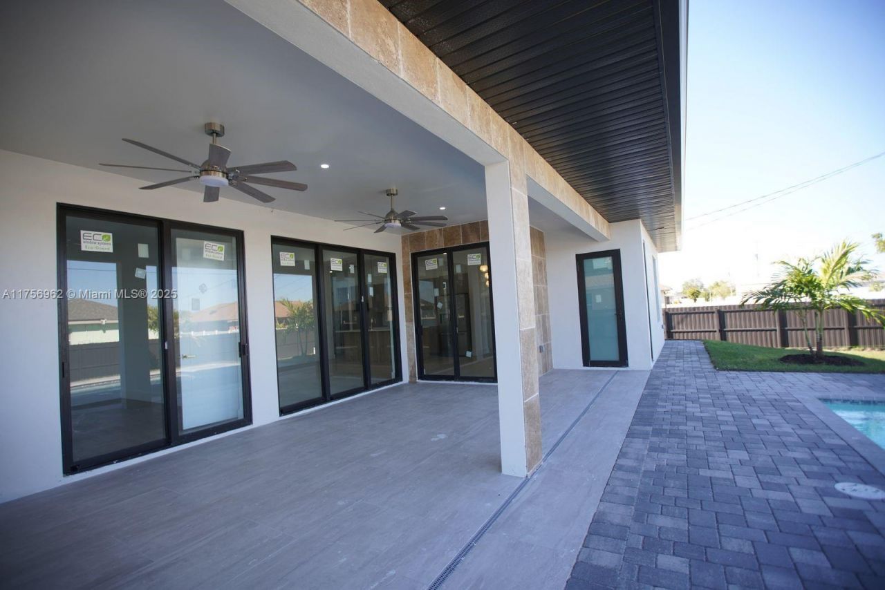 1817 NE 17th St, Cape Coral, FL 33909 Photo
