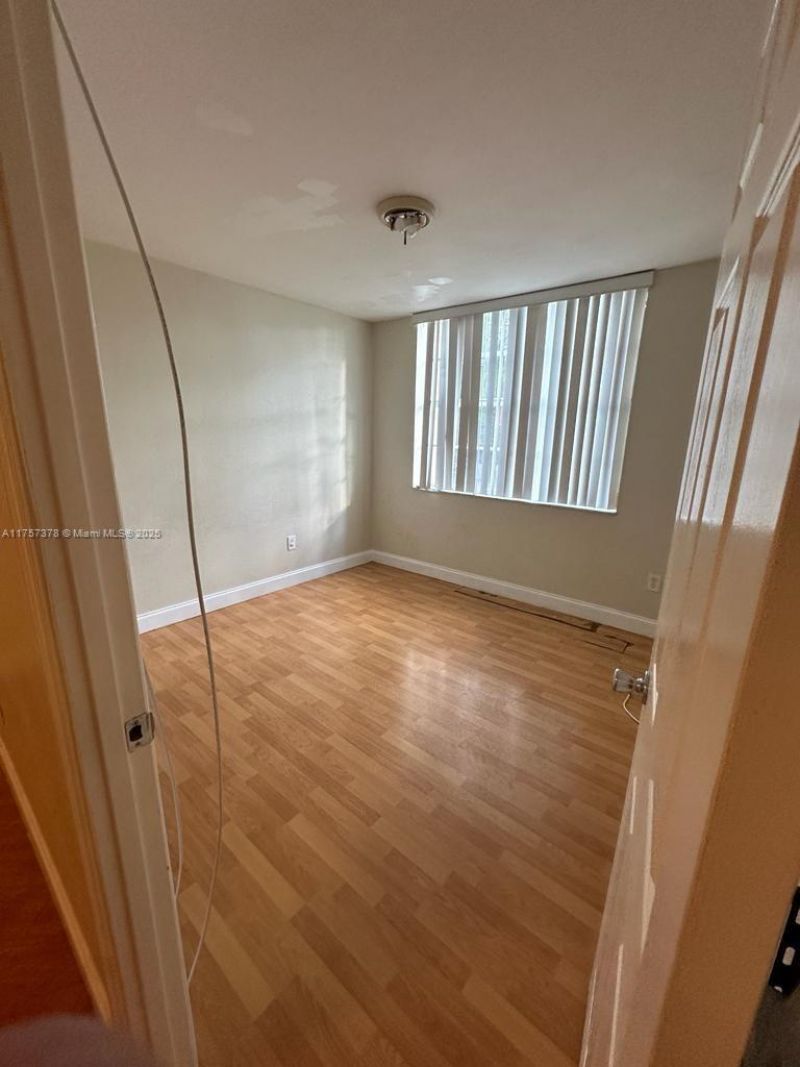 492 NW 165th St Rd, Unit C-211, Miami, FL 33169 Photo