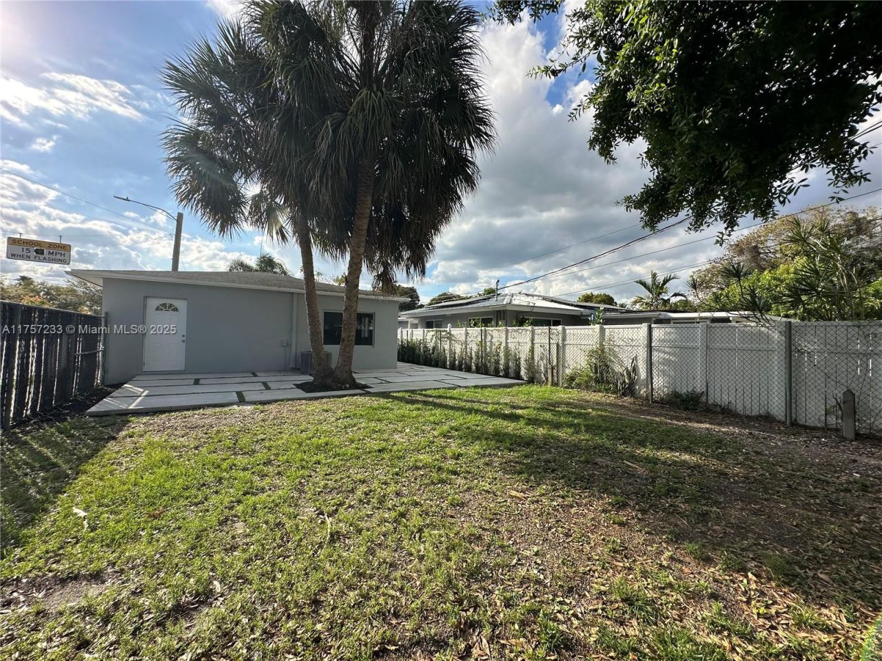1300 NW 7th Ter, Fort Lauderdale, FL 33311 Photo